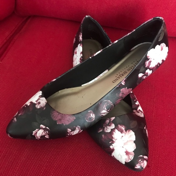 Christian Siriano Shoes - Floral Black Flats Women’s Size 8 Christian Siriano Shoes - Floral Black Flats Women’s Size 8